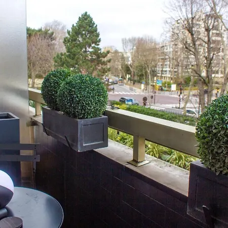 Апартаменты Modern Studio At 5 Mins From Paris